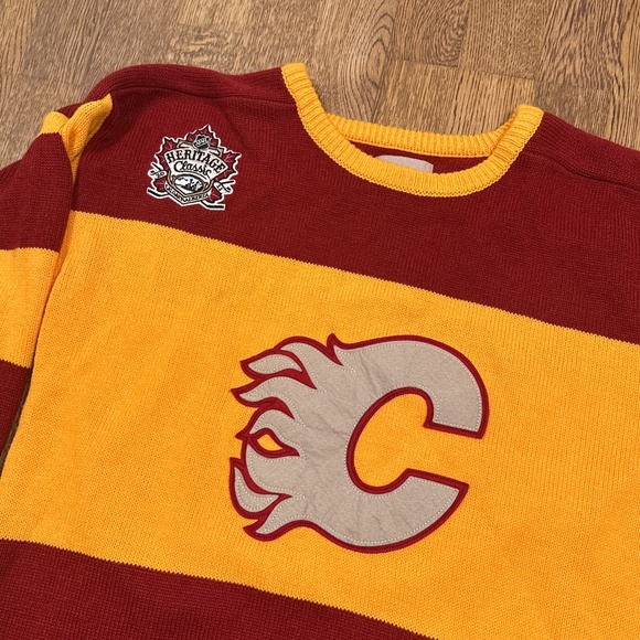 CCM Heritage Classic Calgary Flames 2011 Striped Jersey Sweater Womens XL - Picture 3 of 10